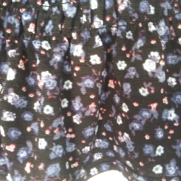 Iris women's size M black floral long sleeve smocked top - Picture 7 of 14